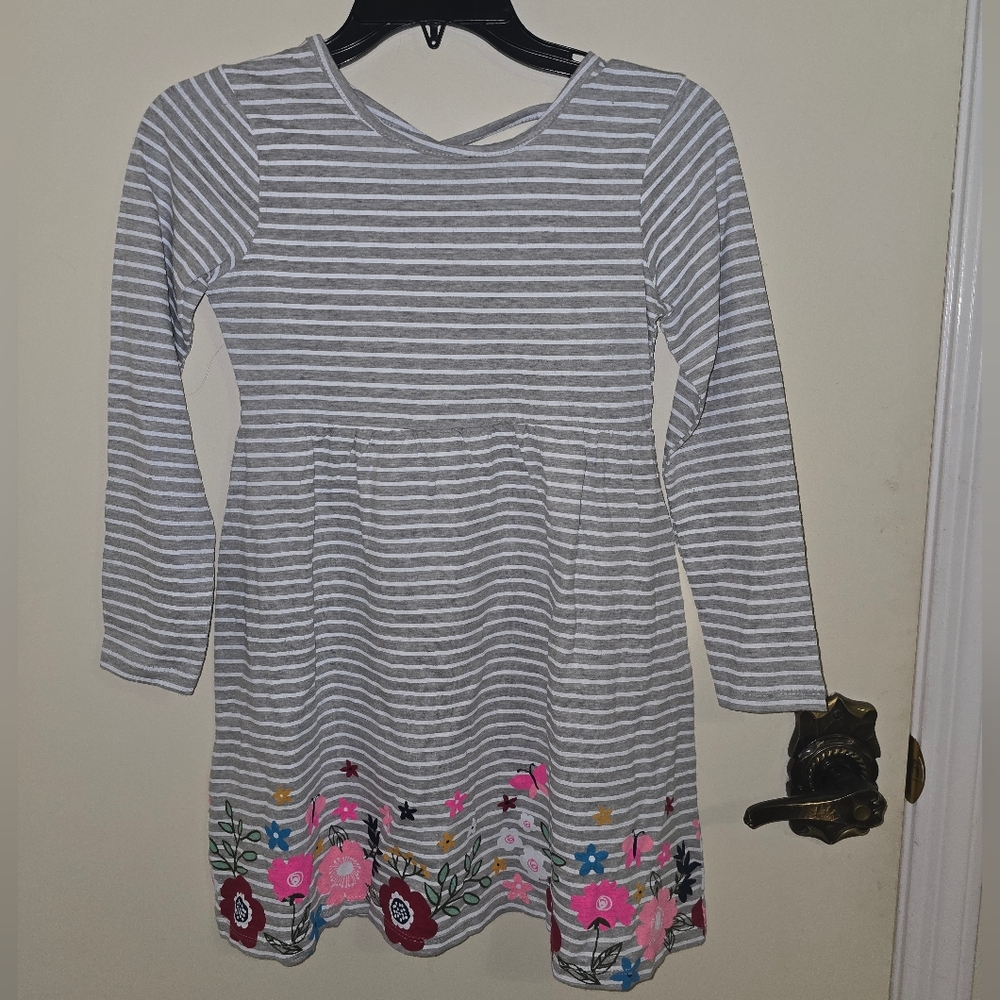 NWOT FreeStyle Revolution Striped Gray Dress with Floral Embroidery Size: 8 (M)